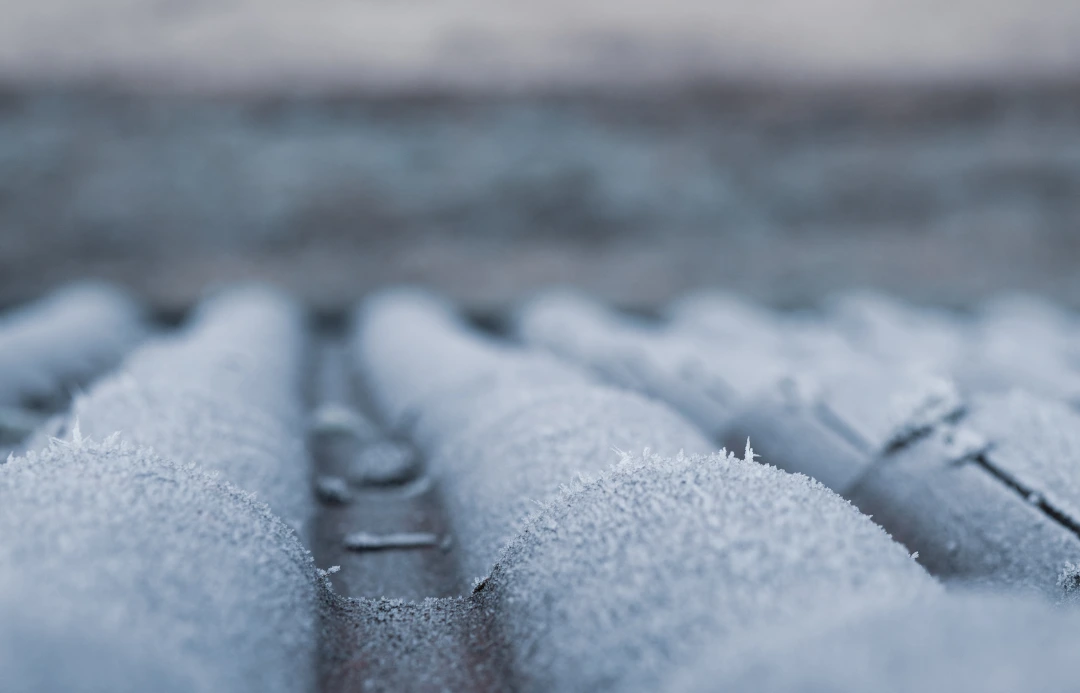 Toiture en hiver : quels dégâts peut causer le gel ?