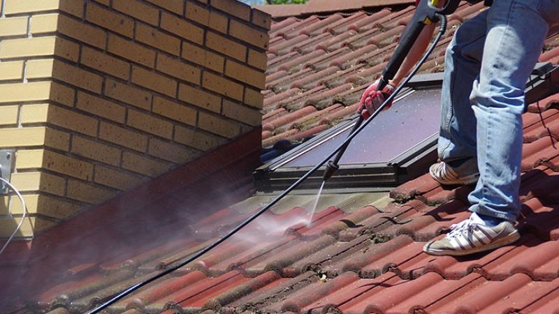 Nettoyage et traitement des toitures avec AGF Couverture